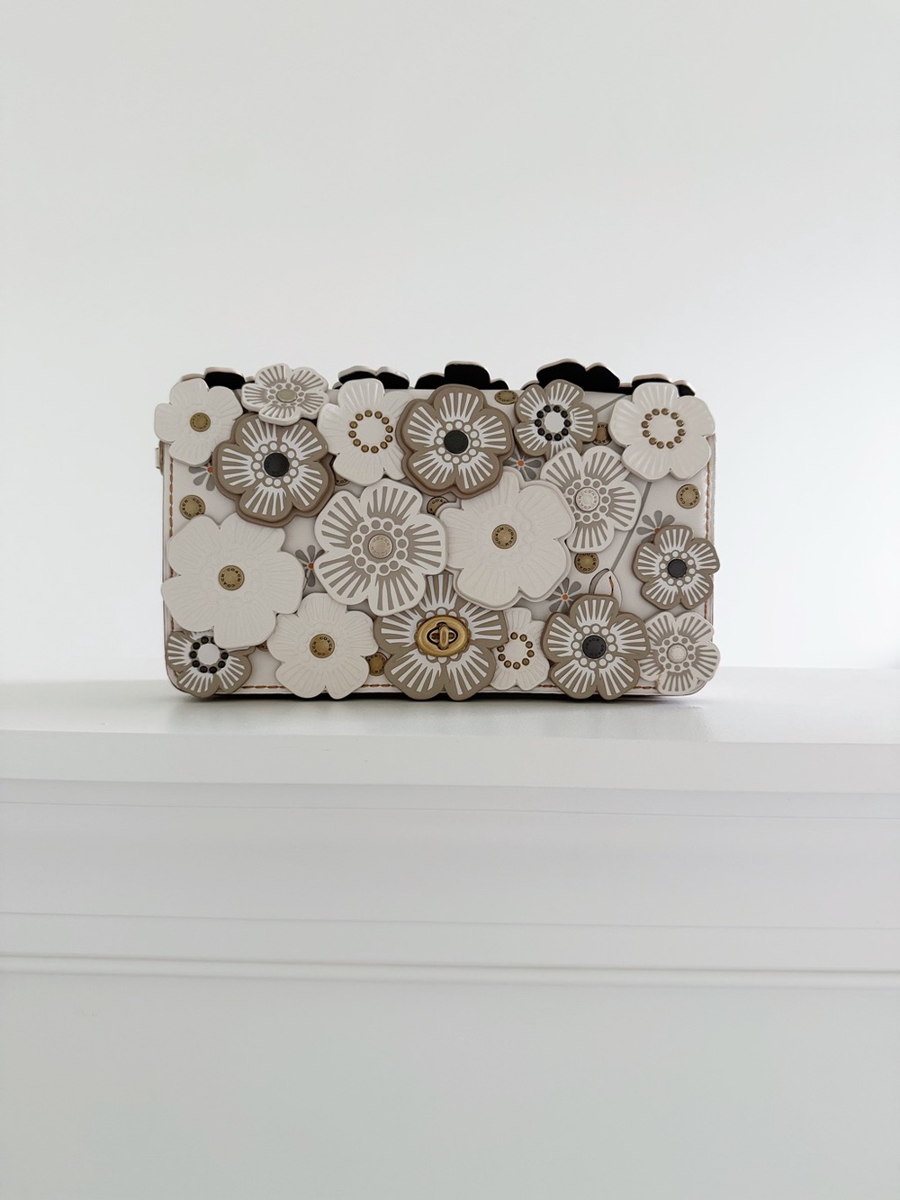 COACH 1941 Dinky 24 Linked Tea Rose Chalk Ivory Leather Crossbody – Rare - Picture 7 of 7